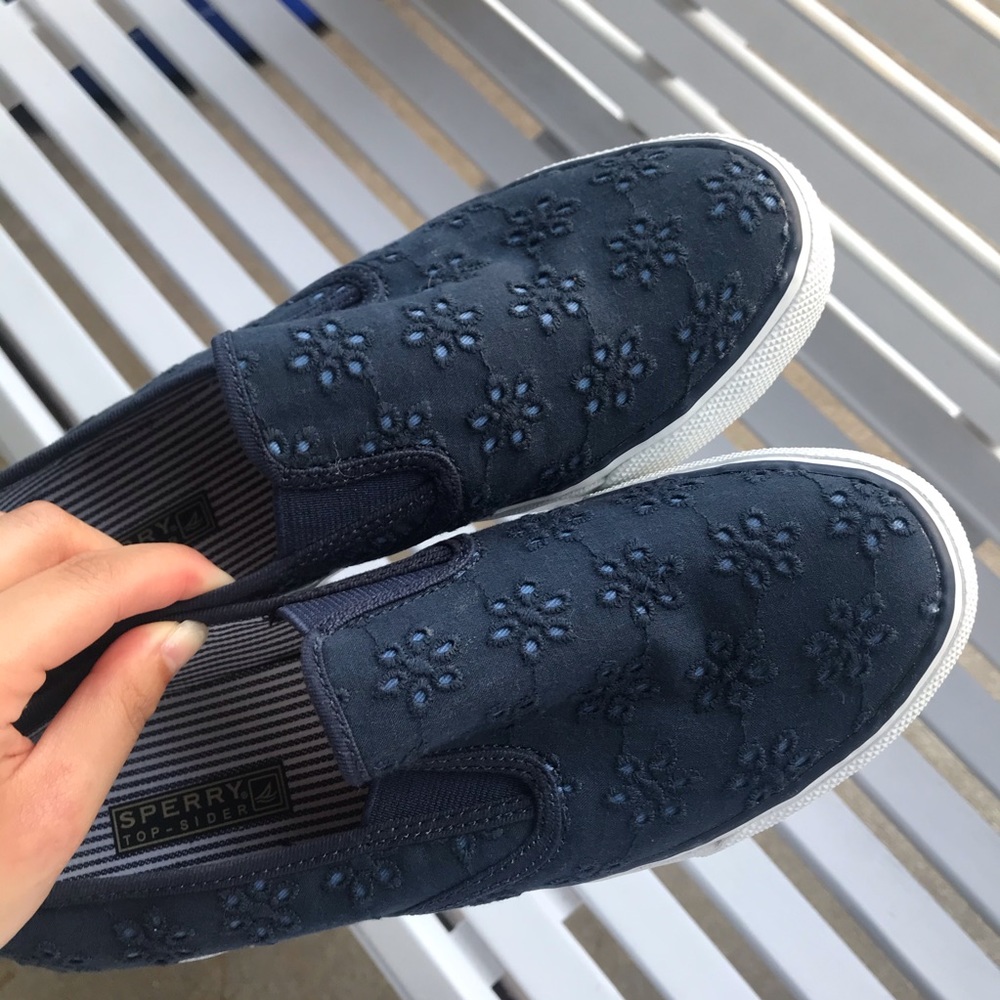BRAND NEW Sperry’s Mariner Eyelet Shoes